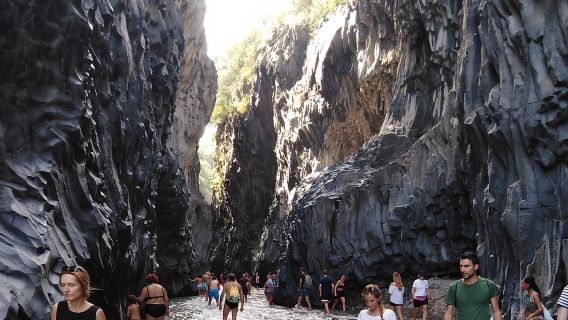 Jurang pelancongan persendirian di alcantara serta lawatan kampung biasa