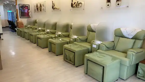 Half-Day Tour-Smart Relaxation: Foot Therapy & Hotpot Feast [Departure from Taipei]