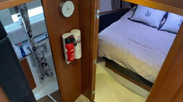 【青島遊艇出海】青島奧帆中心35英尺遊艇包船出海+帶飛橋+水果飲品