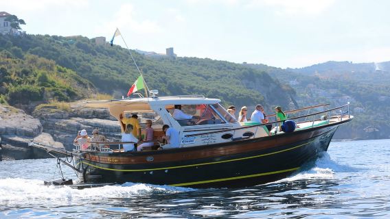 Da Salerno: Tour in barca a Capri e alle Sirene