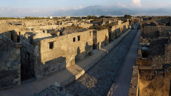 Amalfi Coast: Pompeii Guided Tour with Skip-the-Line Entry
