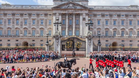 Changing of Guards, Tower of London, Beefeaters & Cruise