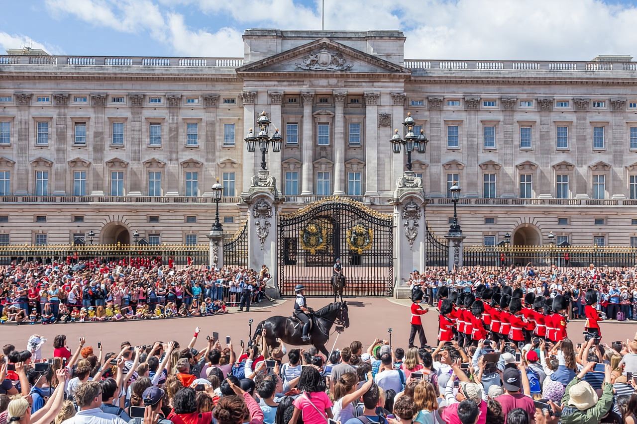 Changing of Guards, Tower of London, Beefeaters & Cruise
