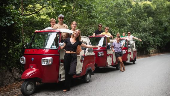 Sintra: Visita guiada en tuk-tuk con pastelería y recorrido por su historia y lugares destacados