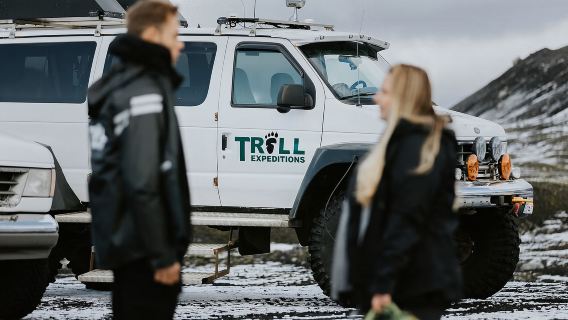Experiencia en la cueva de hielo azul del volcán Katla en Islandia con opción de salida desde Vik o Reikiavik
