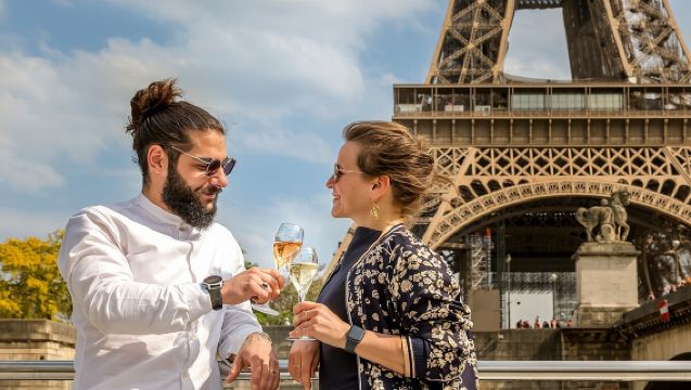 Paris Seine River Champagne Tasting Cruise