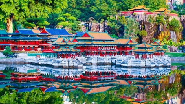 Shenzhen Folk History 1-day Tour [Shenzhen Museum + Lian Hua Shan Park + Splendid China Folk Cultural Villages]