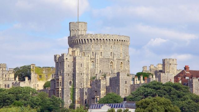 英國溫莎城堡 + 巨石陣 + 牛津大學一日遊【中文團丨含午餐】