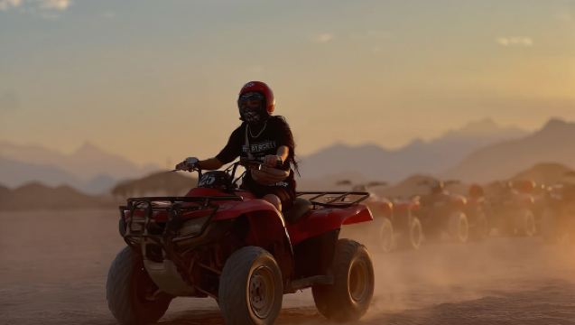 Hurghada Desert Quad Safari with Dinner & Stargazing