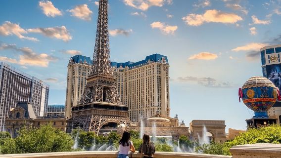 Scopri i Luoghi Imperdibili: Il Tour a Piedi Originale della Strip di Las Vegas