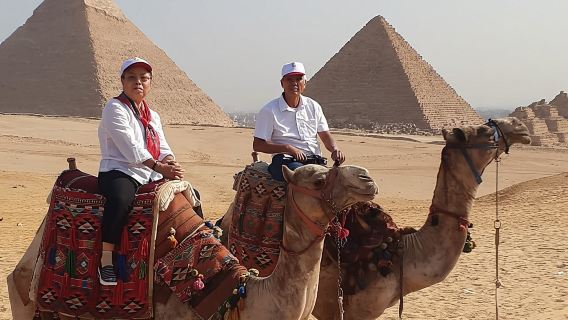 Private Day to Giza Pyramids, Egyptian Museum and camel sunset
