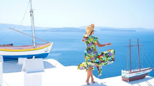 Erkunden Sie Santorini mit einem ortskundigen Privatfahrer