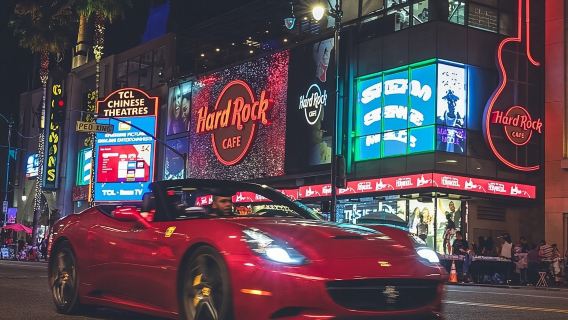 1-Hour Driving Tour from Hollywood to Beverly Hills in a Ferrari