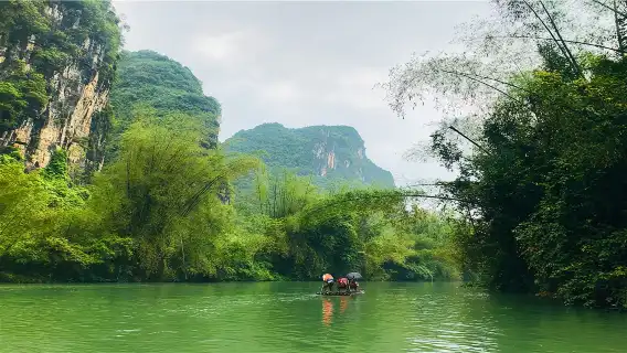 【7人團丨私人導覽】陽朔遇龍河竹筏漂流+千古情+漓江古鎮一日遊