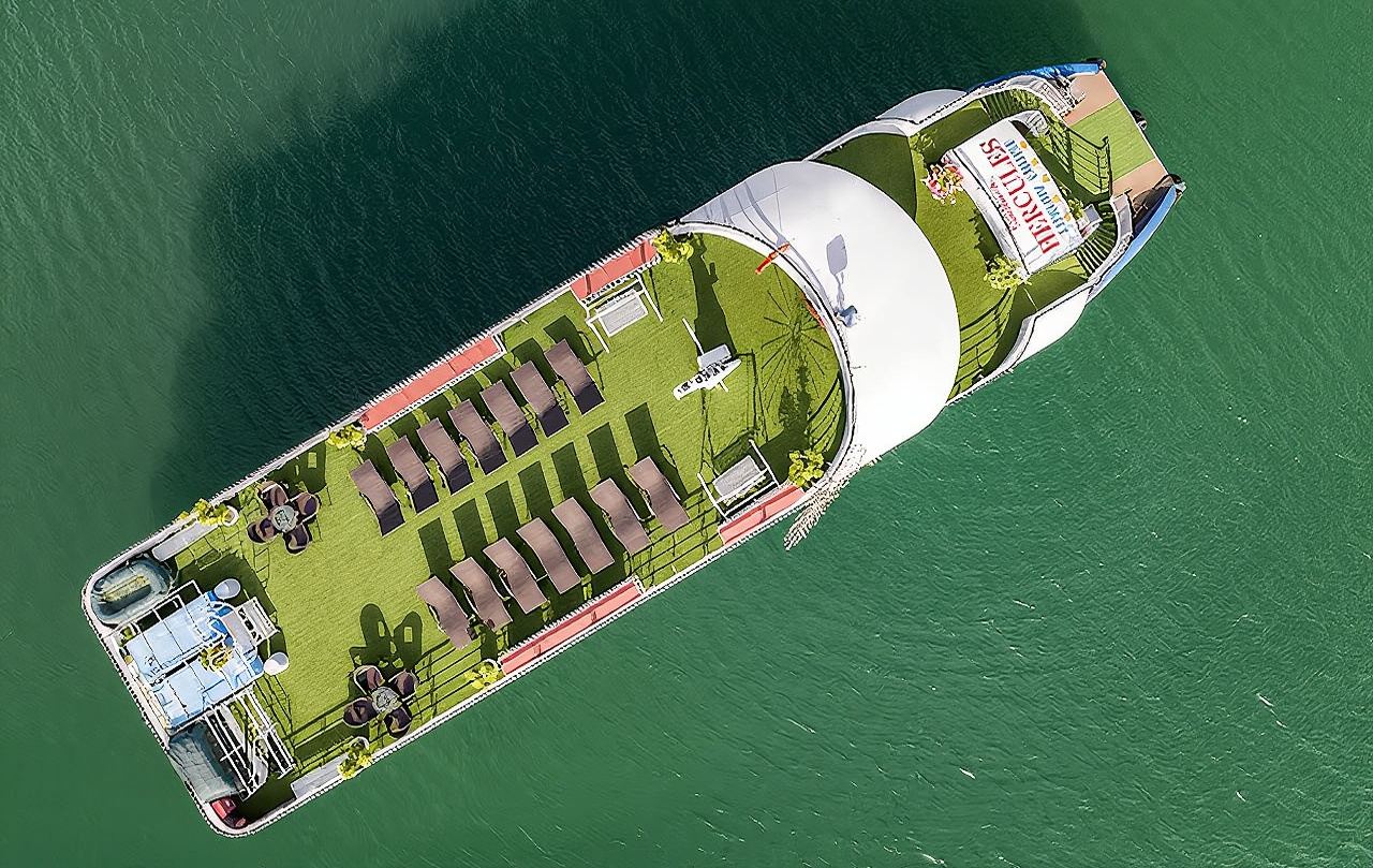 Eintägige Tour von Hanoi zur Halong-Bucht mit Besuch der Überraschungshöhle und Paradise Island, verschiedene Kreuzfahrten inklusive Mittagessen und Nachmittagstee