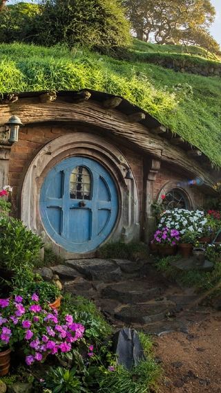 Hobbiton™ Movie Set Signature Tour/ Buffet lunch available