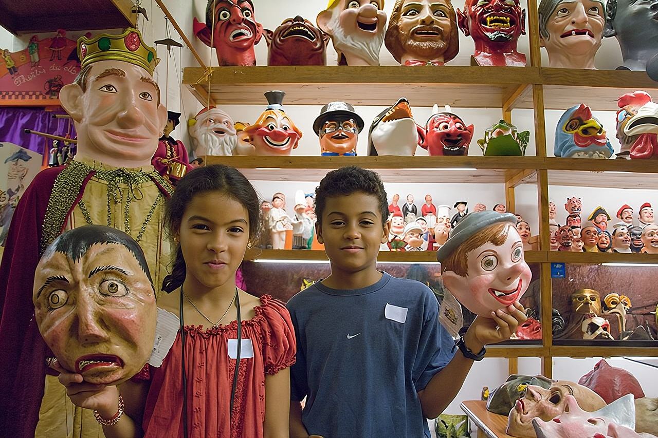 Kids and Family Gothic Quarter Walking Tour in Barcelona 