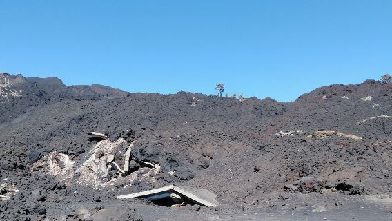 lawatan peribadi ke etna dengan merasa wain dan makan tengah hari di bilik bawah tanah
