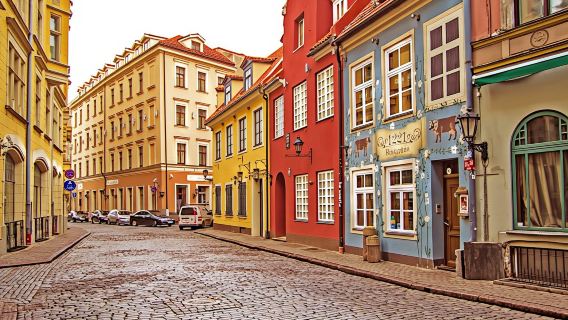 Art and culture walking tour of Riga with a local