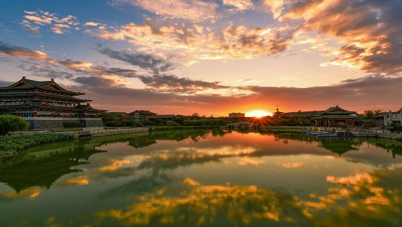 Kaifeng + Qingming Riverside Park + Bianliang Song Dynasty Town + Tianbo Yang Mansion / guida multilingue @