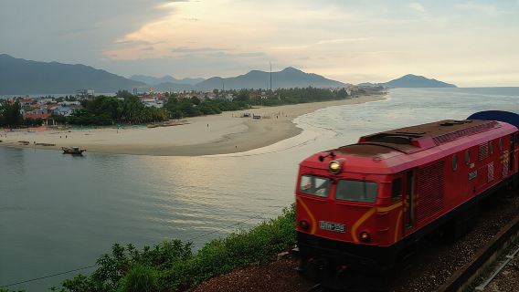 การเดินทางส่วนตัวจากฮอยอันหรือดานังไปเว้ด้วยมอเตอร์ไซค์ผ่านด่านไห่เวิน