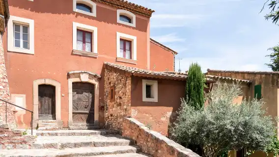 From Aix-en-Provence: Luberon Market & Villages Day Tour