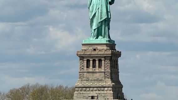 ทัวร์เรือเฟอร์รี่ แมนฮัตตันตอนล่าง โซโห และมิดทาวน์ พร้อมภาพถ่าย