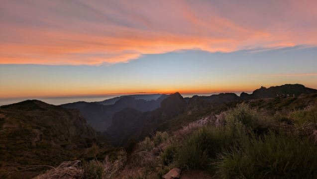 Madeira: Pico Arieiro Sunset with Stairway to Heaven Option