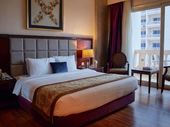 Tolip Alexandria Room Type - One-Bedroom Suite with Sea and Pool View