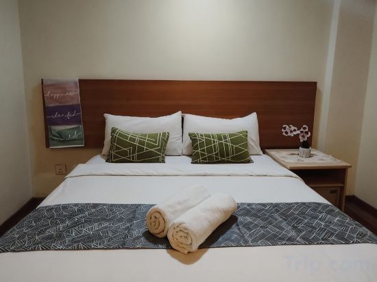 SCC Hotel Room Type - Standard Queen