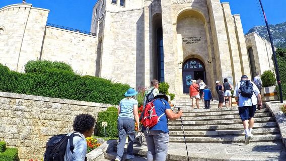 Tour de un día. Castillo Kruja y Durrës (incluida la playa) desde Tirana