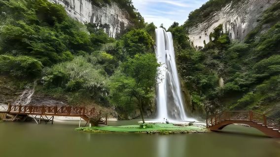 滴水崖漂流一日遊