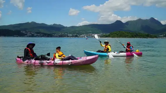 เรือคายัค 8 ชั่วโมง [เรือคายัคไซ่ง่อน/แพดเดิลบอร์ดเต็มวัน]|ใกล้ป้ายรถเมล์ท่าเรือ|สำรวจเกาะอย่างอิสระ + การสอนสำหรับมือใหม่