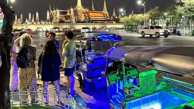 曼谷夜遊：美食、寺廟與嘟嘟車之旅