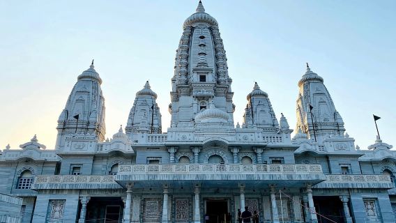 Tour guidato di un giorno intero a Delhi tra templi e luoghi di interesse spirituale