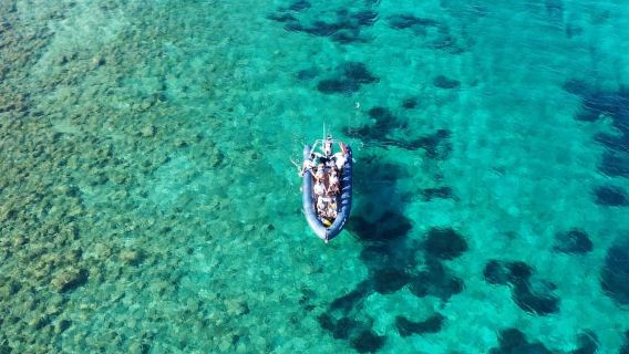 Šibenik: Paseo en barco por el archipiélago con esnórquel y vino
