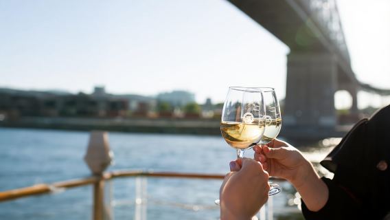 Montréal: crociera con cena da 3 o 5 portate con DJ e balli