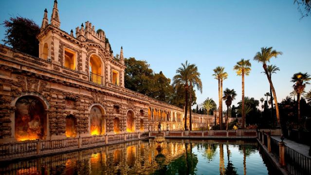 Katedral Sevilla + Istana Kerajaan Sevilla + Distrik Santa Cruz + Rumah Pilatus + Payung Metropol Parasol