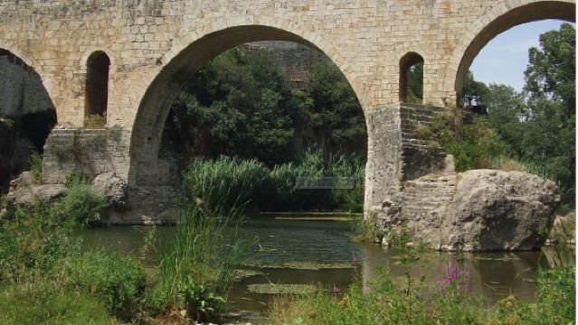 Berlepas dari Barcelona: Castellfollit de la Roca + Besalú