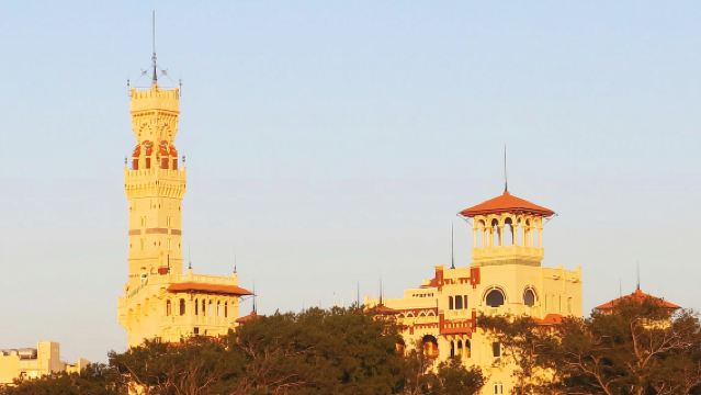 カイロ、アレクサンドリア、ポンペイの柱、ケタリング城をワンデーツアー(プライベートツアーとガイド)