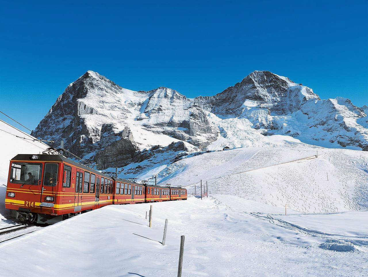 one-day tour to Jungfraujoch, Switzerland|Includes Egg Express cable car+ rack railway + professional guide accompaniment throughout the journey