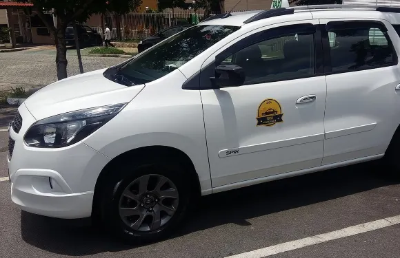 瓜魯流士機場接機至維拉科波斯機場或坎皮納斯市