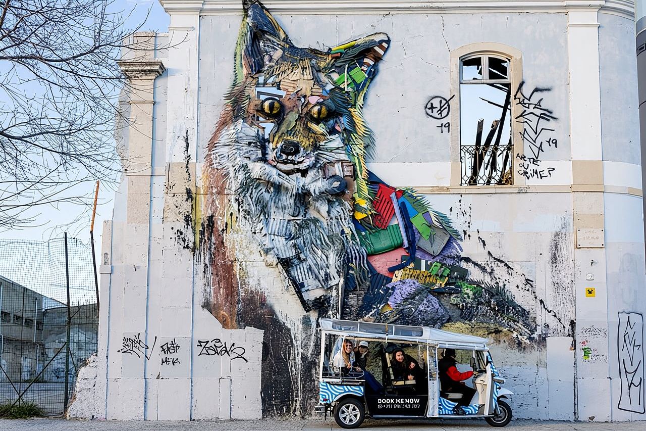 Private tuk tuk tour in old city Lisbon (Standard-1h30)