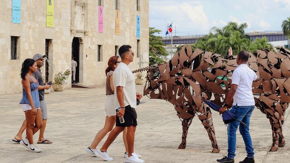 Tour a piedi per piccoli gruppi a Santo Domingo: birra e caffè speciali