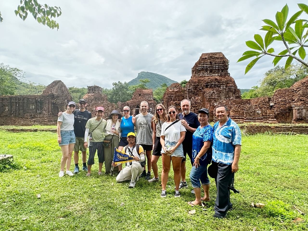 MEIN SOHN HOLYLAND & REISPAPIERHERSTELLUNG DELUXE MORGENTOUR