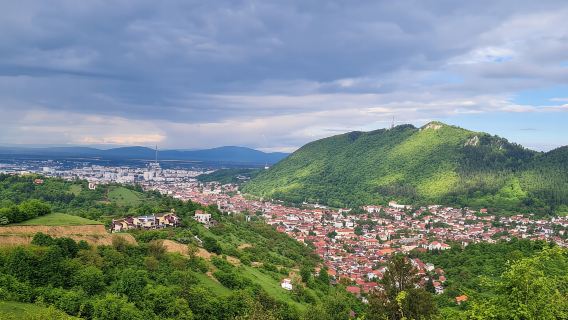 Brasov's Mountain Hike tour with Daisy