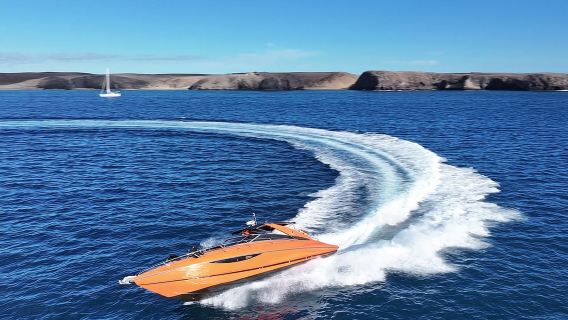 Lanzarote High-Performance Boat: Excursion to Isla de Lobos and Papagayo