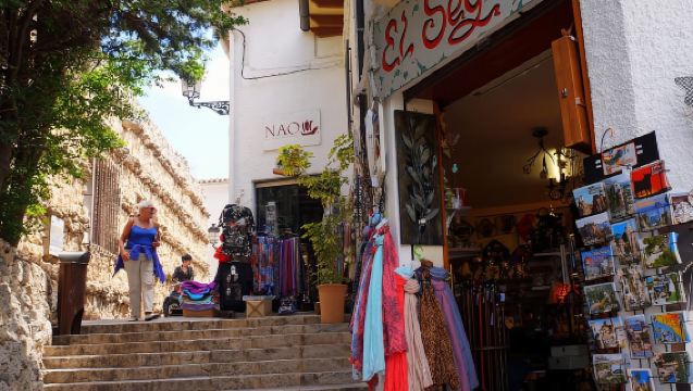 Desde Albir, Benidorm y Calpe: Tour por Guadalest y las Cascadas del Algar