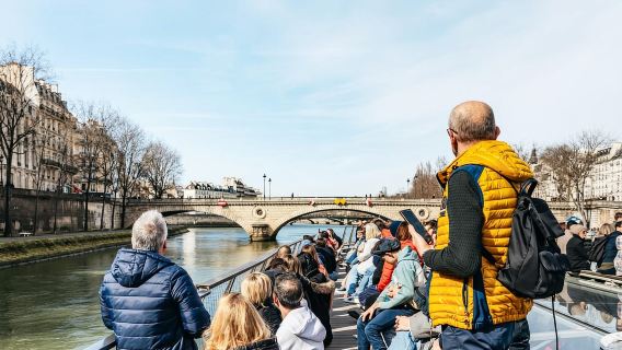 Parigi: crociera sulla Senna e degustazione di macaron vicino alla Torre Eiffel