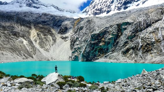 Turquoise Adventure, Perjalanan ke Laguna 69 di Huaraz